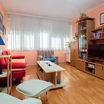 Apartment Comfortable And Fully Furbished In Center Split