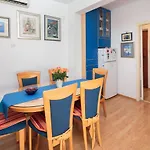 Apartment Comfortable And Fully Furbished In Center Split