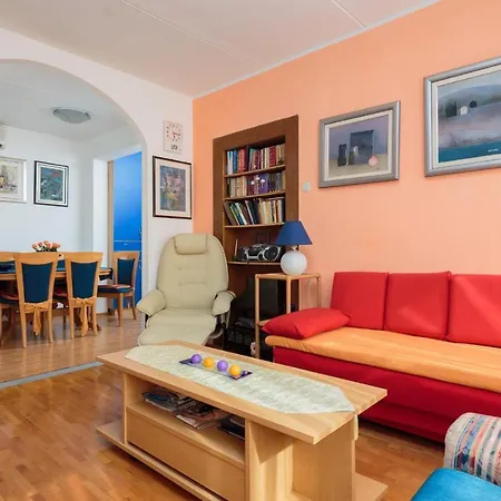 Apartment Comfortable And Fully Furbished In Center *