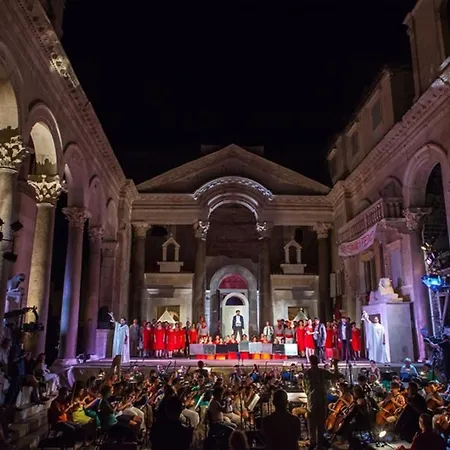 아파트 Comfortable And Fully Furbished In Center 스플리트