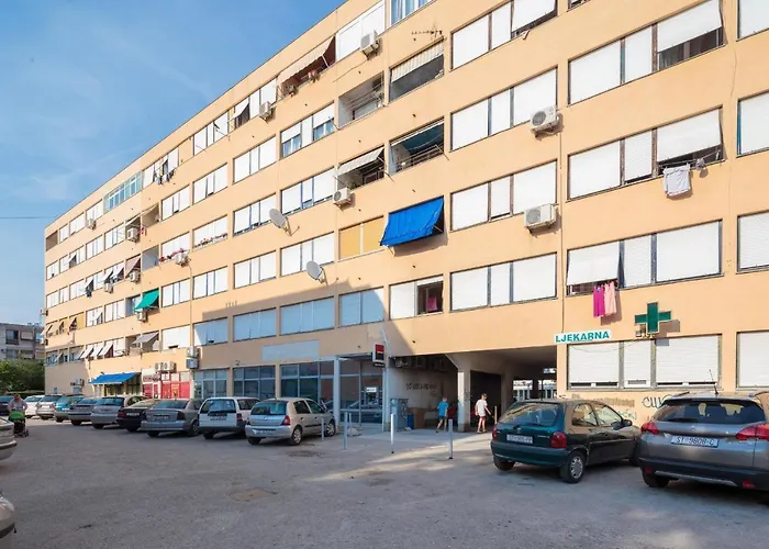 Apartment Comfortable And Fully Furbished In Center