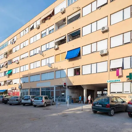 Apartment Comfortable And Fully Furbished In Center